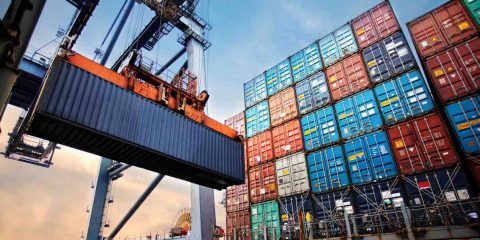 Dazi USA sull’acciaio UE: a rischio 1 milione di tonnellate. Powell (Fed) avverte: “Impatto sui prezzi al consumo”