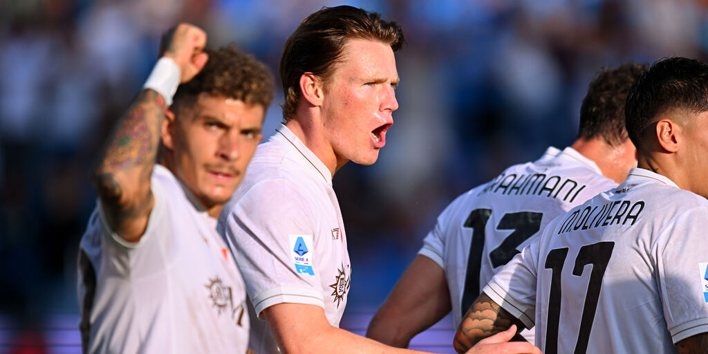 Serie A, Napoli batte 2-0 il Sassuolo: gol di McTominay e De Bruyne all’esordio