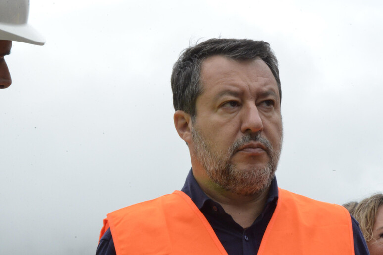 Salvini: “Permesso di soggiorno a punti, chi sbaglia viene rimpatriato”