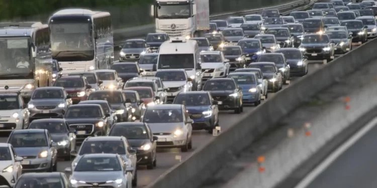 Weekend di controesodo, autostrade in tilt: 12,8 milioni di veicoli in viaggio