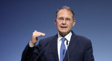 Tensione nel Centrodestra: Fratelli d’Italia Sostiene Cirielli in Campania, Polemiche con Forza Italia