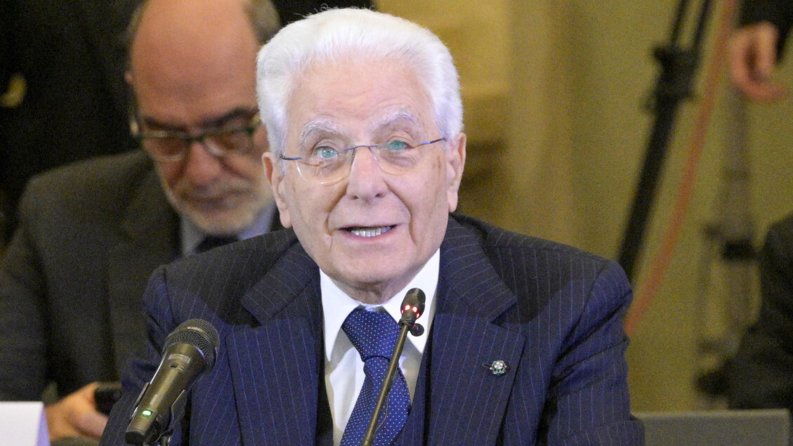 Mattarella: “Il 4 novembre è un monito a non scegliere la strada della guerra”
