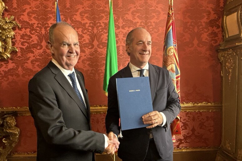 Autonomia differenziata, Calderoli firma le prime pre-intese con Veneto e Lombardia: “Passo storico”
