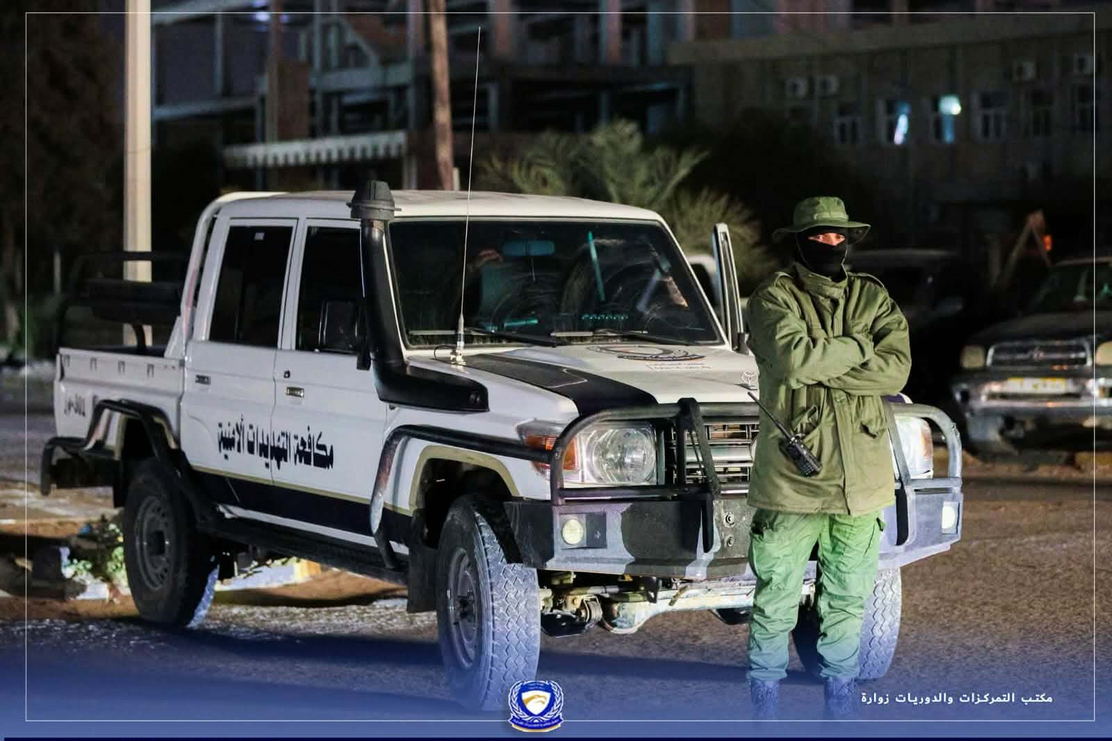 In un’importante evoluzione della sicurezza internazionale, l’Apparato libico per il contrasto alle minacce alla sicurezza ha annunciato il successo di un’operazione mirata che ha portato all’eliminazione di Ahmed Al-Dabachi, soprannominato “Al-Amou”, uno degli individui più ricercati a livello internazionale per accuse legate ai reati di migrazione irregolare e omicidio nella parte occidentale del Paese.