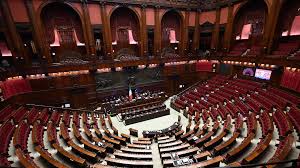 FI avverte la Lega sul decreto armi: “Un no sarebbe un problema serio”. Meloni segue il negoziato internazionale