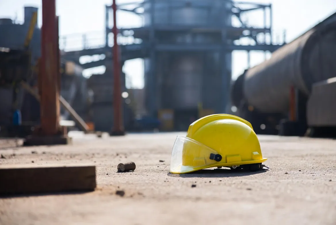 Bergamo, operaio 27enne muore colpito da detriti durante un intervento alla Montello Spa