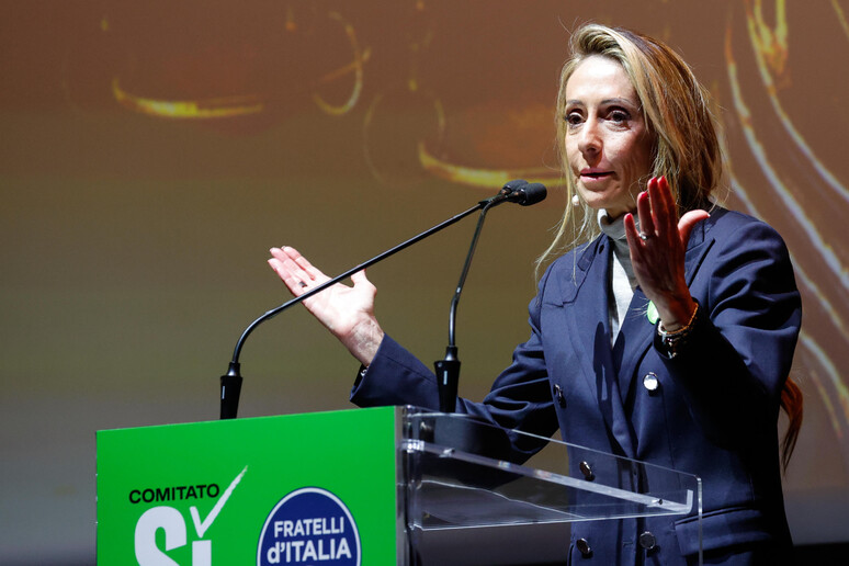 Le sorelle Meloni in campo: “Chi vota no non fa un affare”