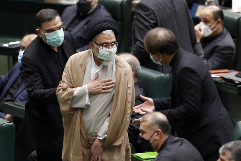 Attacco a Beirut: preso di mira il ministro dell’intelligence iraniano