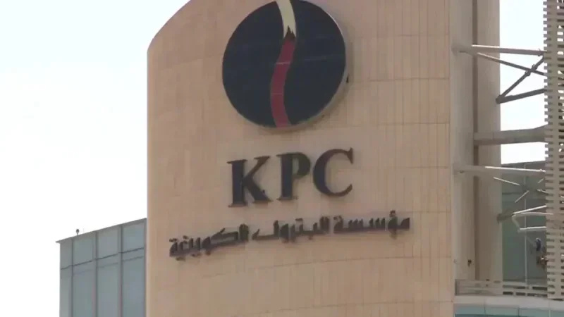 Kuwait: incendi nel sito di una raffineria attaccata