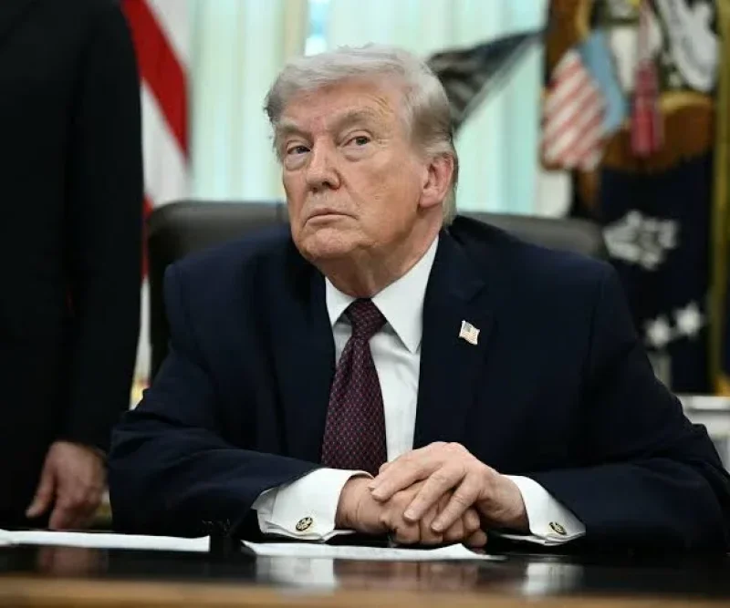 Trump: «Lo stretto di Hormuz sarà presto aperto»