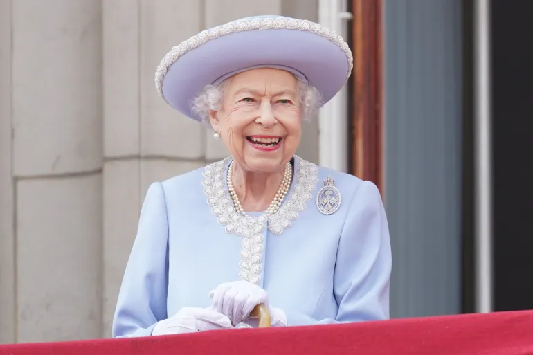 Una biografia ufficiale senza precedenti di Elizabeth II affidata alla storica Anna Keay