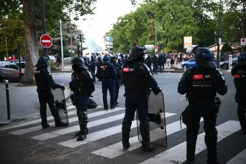 Violenze durante i festeggiamenti per la vittoria del PSG in Champions League