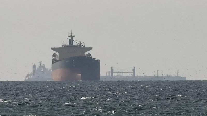 UE: i flussi di petrolio greggio si riprendono lentamente dopo l’accordo preliminare tra Stati Uniti e Iran