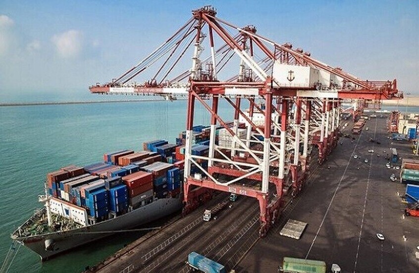L’Iran: nessun danno al porto di Sirik dopo gli attacchi aerei statunitensi