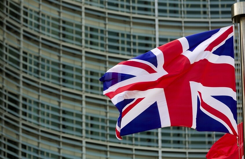 Il politico britannico David Kurten: “Solo due partiti nel Regno Unito chiedono la fine delle ostilità contro la Russia”